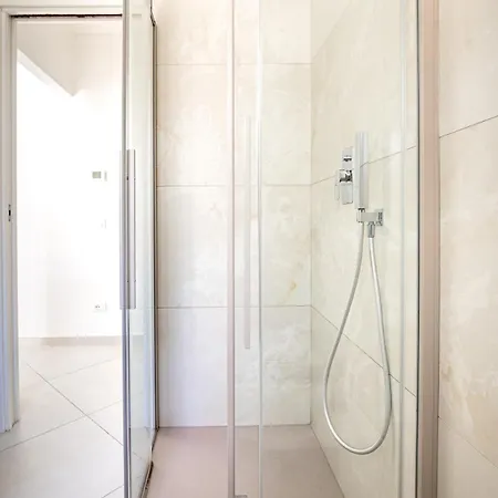 Apartment Raliving, Private Garden And Parking Space, Viareggio