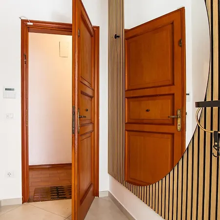 Apartment Raliving, Private Garden And Parking Space, Viareggio