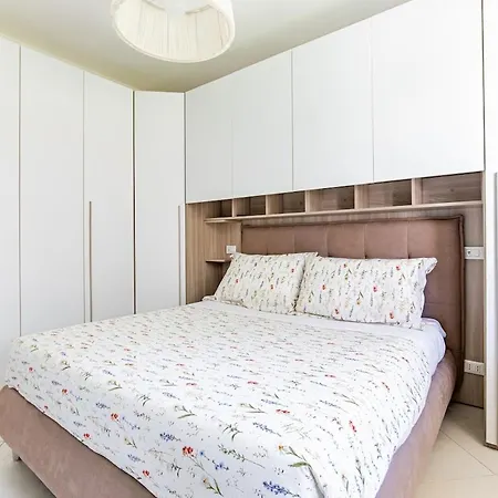 Apartment Raliving, Private Garden And Parking Space, Viareggio