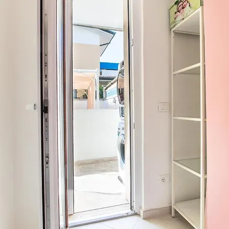 Raliving, Private Garden And Parking Space,