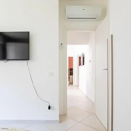 Raliving, Private Garden And Parking Space, Apartment Viareggio