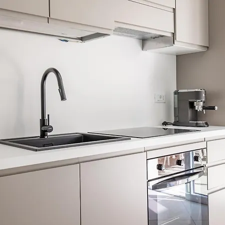 Apartment Raliving, Private Garden And Parking Space, Viareggio